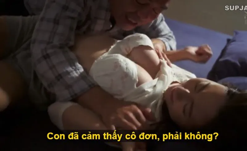 Nhìn con trai mải mê việc làm khiến bạn gái nó cô đơn thui thủi, bố chồng nổi hứng liều lĩnh đè con dâu ra "trả bài".